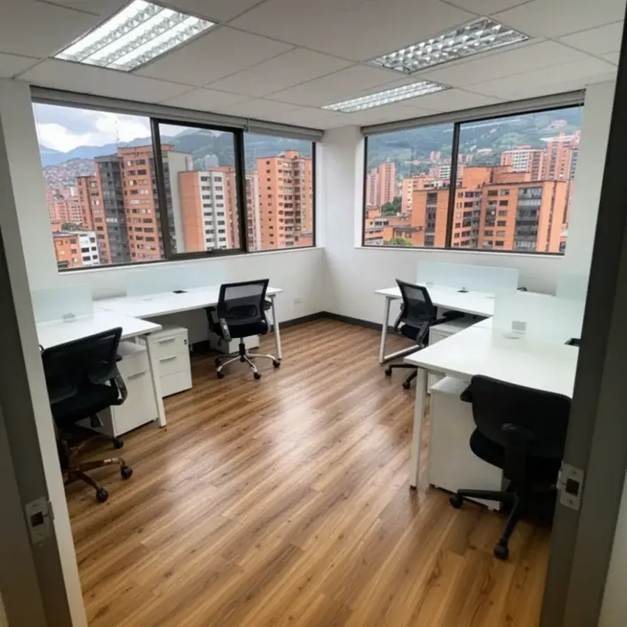 Piso vinílico tipo madera en oficina con escritorios